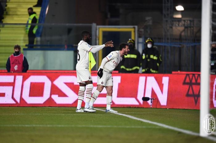 AC Milan berhasil menutup 2021 dengan senyuman lewat drama enam gol usai menekuk Empoli pada pekan ke-19 Liga Champions 2021-2022.