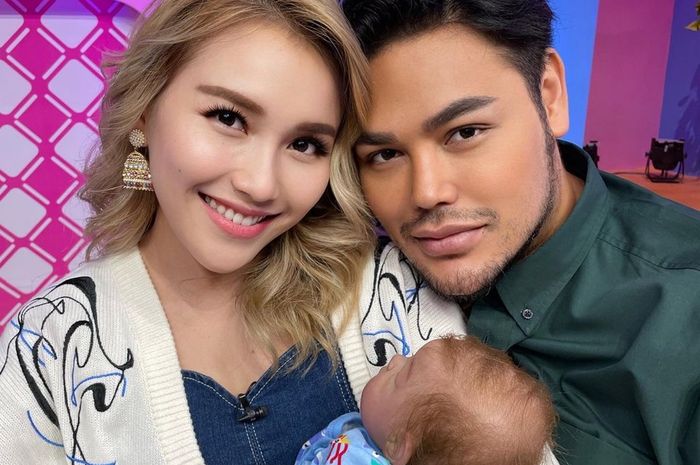 Foto Anak Kedua Ivan Gunawan Diunggah, Respons Ayu Ting Ting Bikin