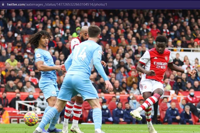 Rekor kemenangan Manchester City terancam berakhir lantaran Arsenal perkasa pada paruh pertama. 