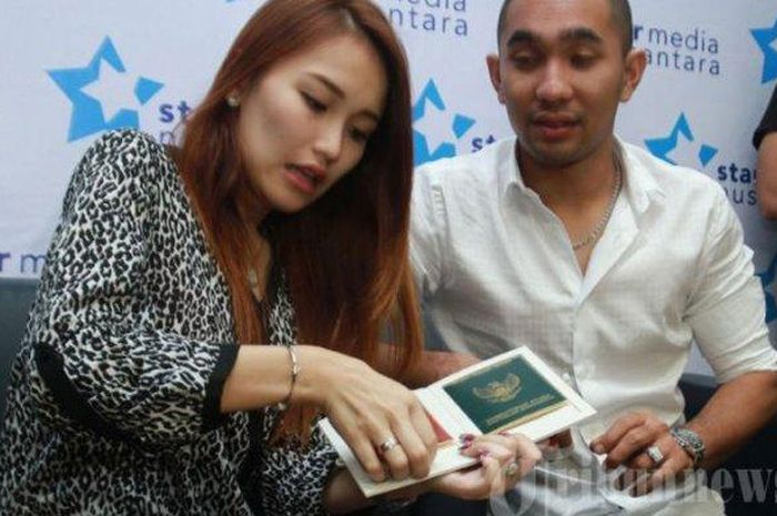 Bak Bangkai Akhirnya Tercium Juga, Diduga Cerai Gegara Resepsi, Ayu