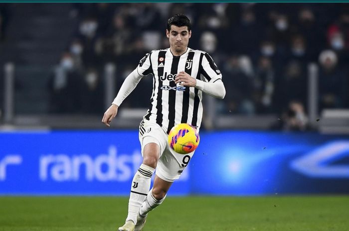 Penyerang Juventus, Alvaro Morata, merasa posisinya tetap aman di Turin meskipun kini ada pemain anyar, Dusan Vlahovic. 