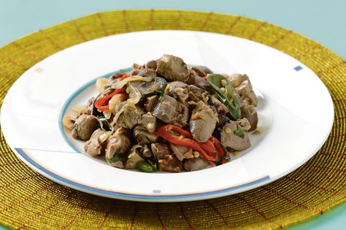 Sajian oseng-oseng ati ampela pedas untuk menu makan malam enak di rumah