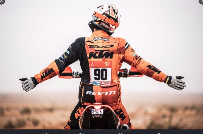 Pembalap Tech3 KTM, Danilo Petrucci, menjadi eks pembalap MotoGP pertama yang berhasil memenangi salah satu lomba di Reli Dakar.