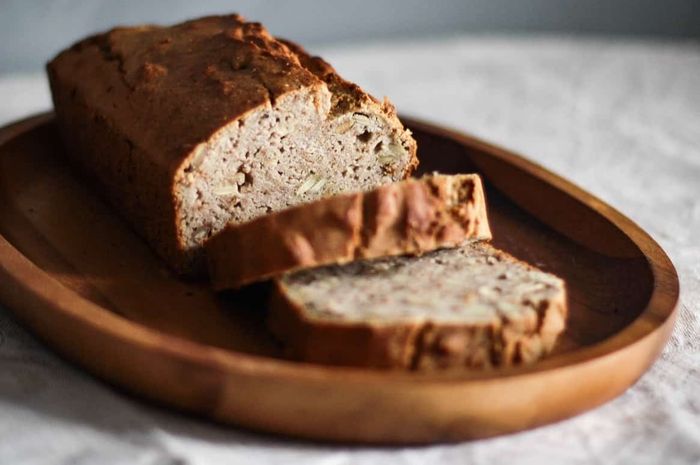 Roti gandum dianggap lebih sehat dibanding roti tawar biasa.