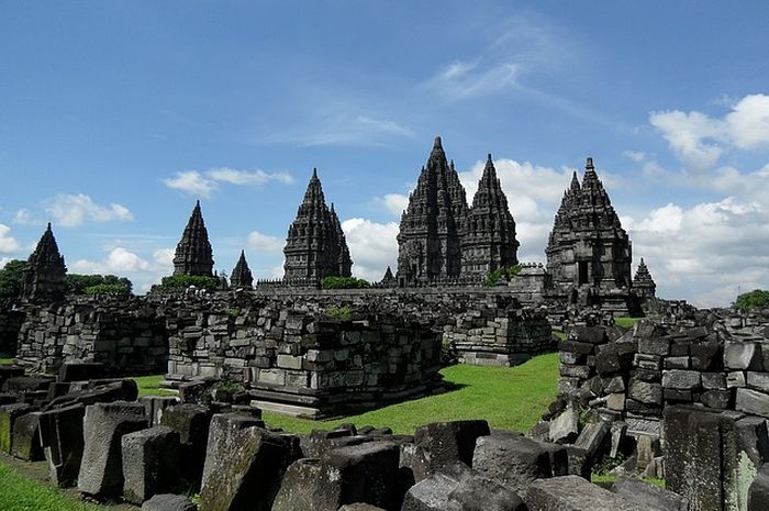 Memberi 3 contoh peninggalan hindu budha di indonesia