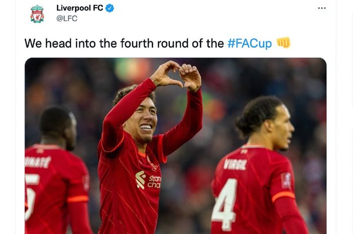 Ekspresi pemain Liverpool, Roberto Firmino, pada pertandingan babak ketiga Piala FA di Stadion Anfield, Minggu (9/1/2022)