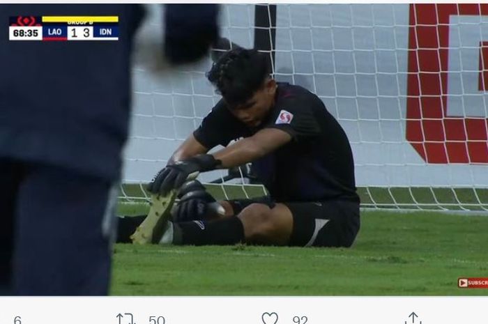 Kiper Timnas Laos, Solasak Thilavong, saat tampil melawan Timnas Indonesia di Piala AFF 2020