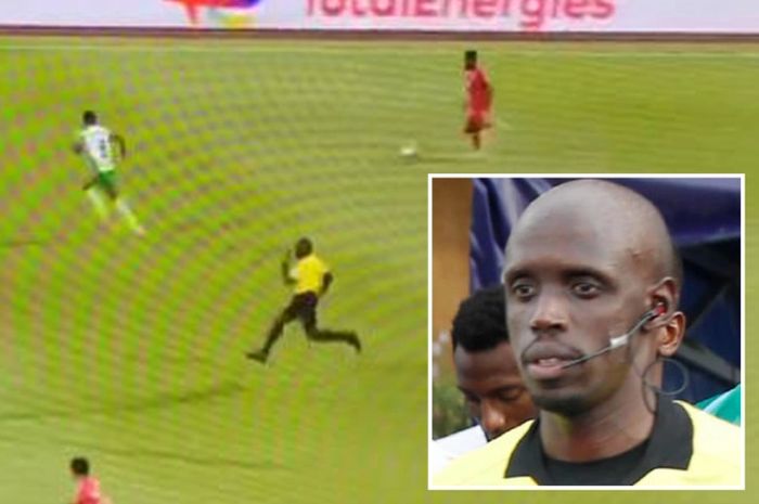 Wasit asal Kenya, Peter Waweru Kamaku, yang menjadi viral karena cara berlarinya yang unik dalam laga Nigeria vs Guinea Bissau di Piala Afrika 2021.