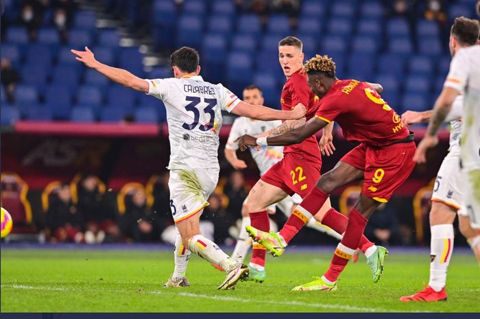 Nicolo Zaniolo (22) dan Tammy Abraham membawa AS Roma mengalahkan Lecce di Coppa Italia, Kamis (20/1/2022) di Stadion Olimpico.