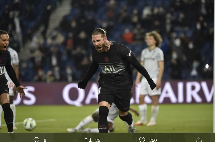 Sergio Ramos merayakan gol dalam laga pekan ke-22 Liga Prancis antara PSG melawan Reims, Minggu (23/1/2022) di Parc des Princes.