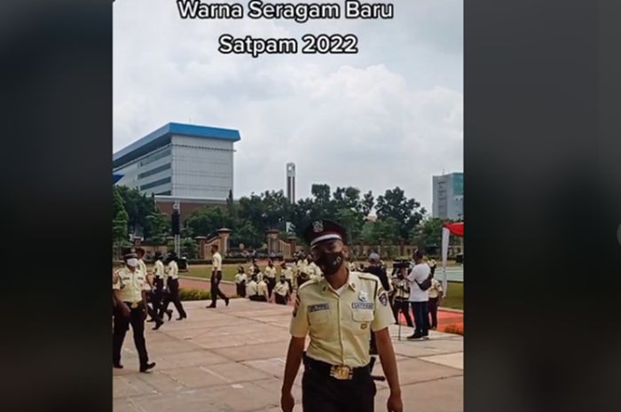 Tangkapan layar unggahan video disebut seragam baru satpam 2022.