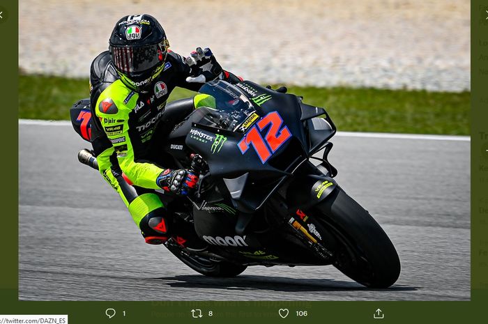 Pembalap Mooney VR46, Marco Bezzecchi, saat menjalani tes shakedown MotoGP di Sirkuit Sepang, Malaysia, 31 Januari 2022. 