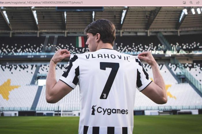 Selain nomor punggung, satu hal lagi dari Cristiano Ronaldo bakal disamai Dusan Vlahovic di Juventus. 