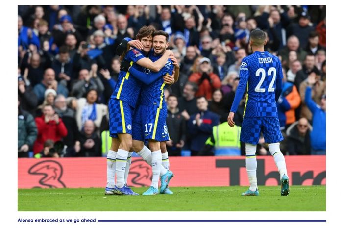 Selebrasi gol Marcos Alonso (kiri) pada pertandingan Chelsea versus Plymouth Argyle pada babak keempat Piala FA di Stamford Bridge, London, Sabtu (5/2/2022).