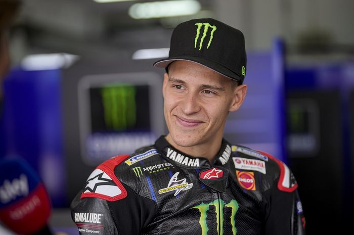 Pembalap Monster Energy Yamaha, Fabio Quartararo, saat peluncuran tim untuk MotoGP 2022 di Sirkuit Sepang, Malaysia, 4 Februari 2022.