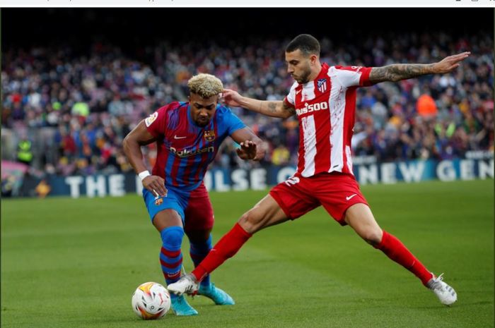Adama Traore bermain apik saat Barcelona membungkam Atletico Madrid dengan tiga gol di babak pertama pekan ke-23 Liga Spanyol 2021-2022.