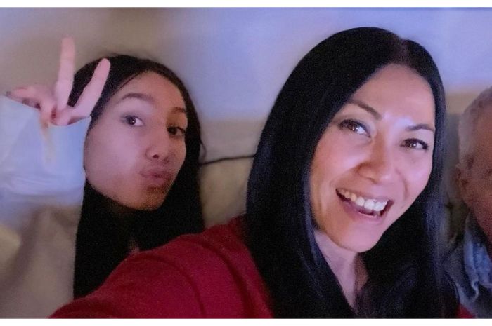 Kirana Cipta Montana Sasmi dan mama, Anggun C Sasmi.