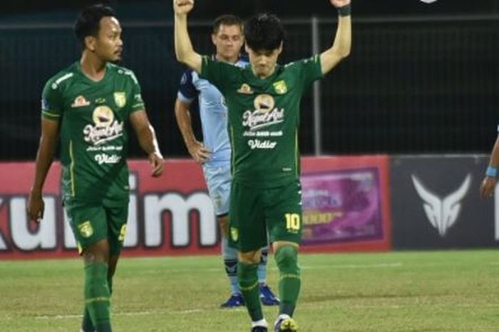 Taisei Marukawa usai menjebol gawang Persela Lamongan dalam pekan ke-24 Liga 1 2021-2022 di Stadion Gelora Ngurah Rai, Denpasar, Bali, Kamis (10/2/2022). 