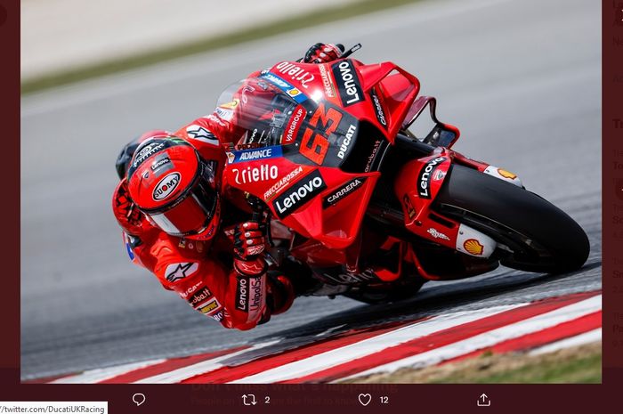 Pembalap Ducati Lenovo, Francesco Bagnaia, dalam tes pramusim MotoGP di Sirkuit Sepang, Malaysia, 6 Februari 2022.