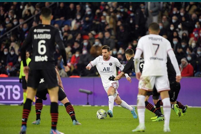 Lionel Messi menyumbangkan satu gol bagi gol Kylian Mbappe dalam kemenangan 1-0 PSG atas Rennes.