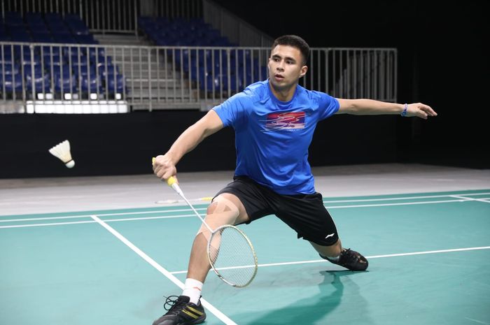 Pemain bulu tangkis Indonesia, Ikhsan Leonardo Imanuel Rumbay, saat latihan persiapan Kejuaraan Bulu Tangkis Asia Beregu 2022 di Setia City Convention Centre, Selangor, Minggu (13/2/2022).