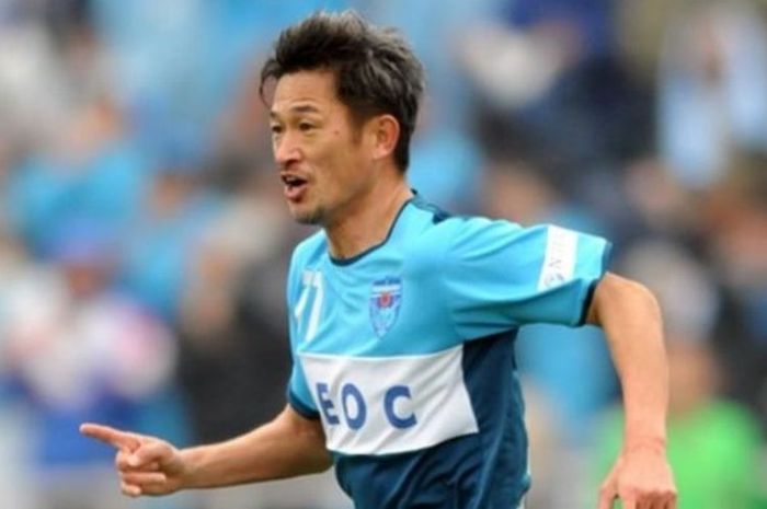 Kazuyoshi Miura bersama Yokohama FC.