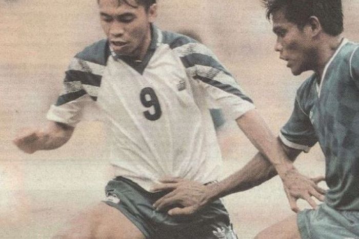 Striker Persib, Sutiono Lamso saat tampil di Kometisi Perserikatan 1993-94
