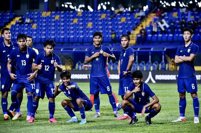 Para pemain Thailand saat menghadapi Singapura di Piala AFF U-23 2022, Rabu (16/2/2022)