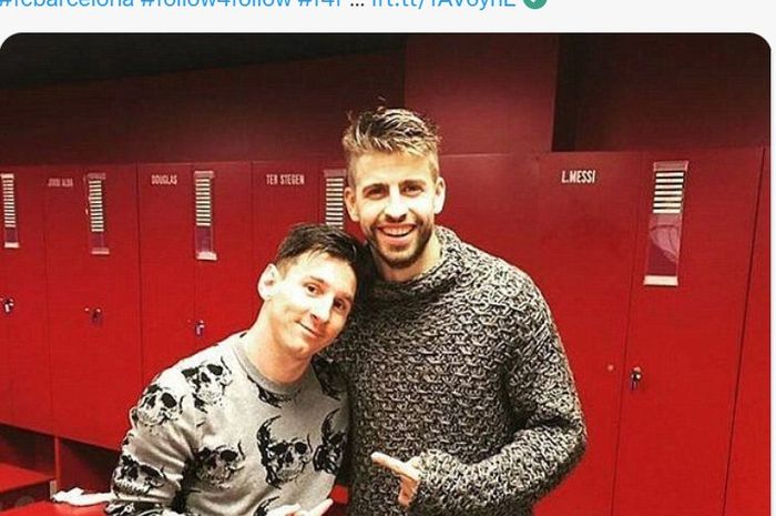 Mantan Pemain Barcelona, Lionel Messi, berfoto bersama bek Barcelona, Gerard Pique.