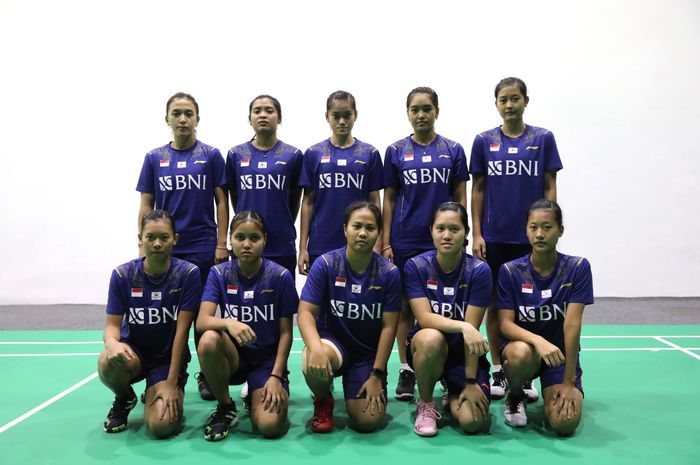 Foto bersama skuad tim putri Indonesia pada Kejuaraan Beregu Asia 2022. 