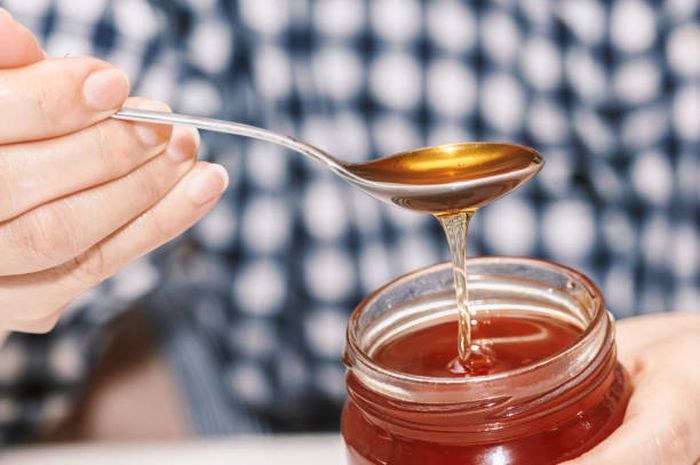 Manfaat makan sesendok madu sebelum tidur