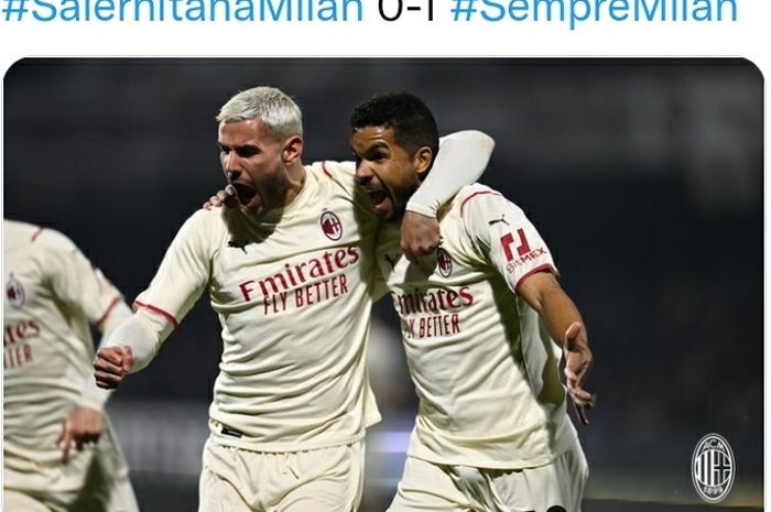 Pemain sayap AC Milan, Junior Messias, merayakan gol bersama Theo Hernandez pada laga Liga Italia melawan Salernitana di Stadion Arechi, Sabtu (19/2/2022).