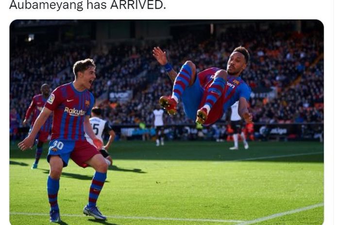Pierre-Emerick Aubameyang rayakan gol untuk FC Barcelona.