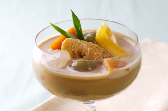 Sajian kolak pisang candil untuk menu takjil buka puasa