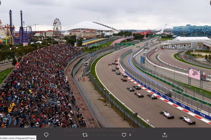 Penampakan balapan Formula 1 GP Rusia di Sirkuit Sochi, Rusia, pada 26 September 2021. Rencana balapan GP Rusia menjadi polemik setelah invasi militer ke Ukraina pada Kamis (24/2/2022).
