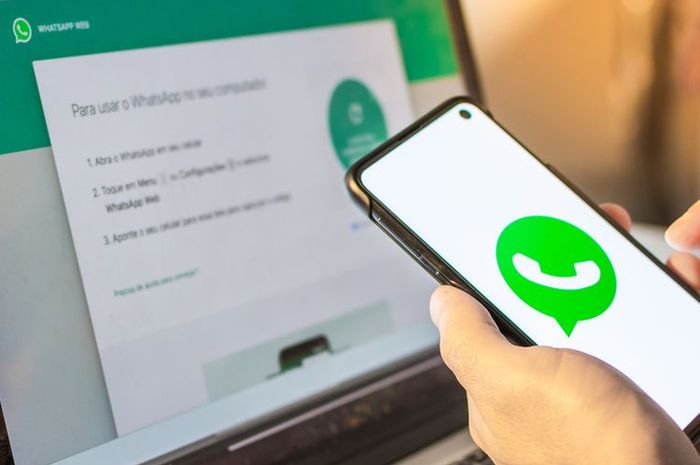 Cara scroll teks di WhatsApp agar chatting jadi menyenangkan dan tidak membosankan!