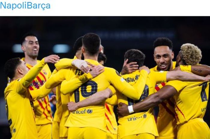 Barcelona lolos ke babak 16 besar Liga Europa setelah melibas Napoli dengan drama 6 gol.