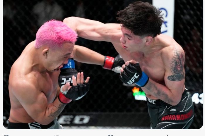 Duel Ignacio Bahamondes (kanan) melawan Rong Zhu di UFC Vegas 49, Minggu (27/2/2022) WIB.