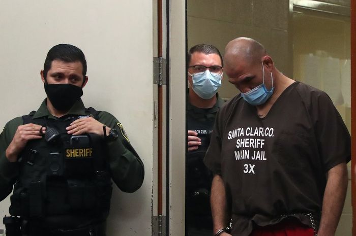 Legenda UFC, Cain Velasquez, ditangkap polisi karena percobaan membunuh orang.