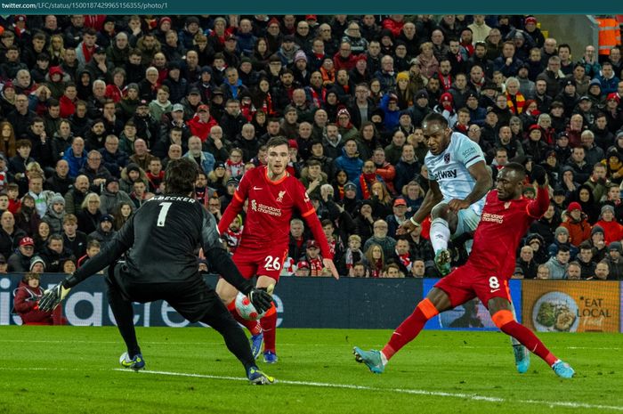 Liverpool berhasil meraih kemenangan tipis 1-0 atas West Ham United berkat gol semata wayang Sadio Mane.