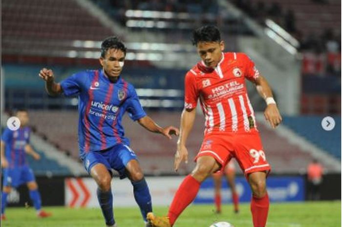 Pemain Indonesia, Natanael Siringoringo turut mencetak gol saat Kelantan FC menang 2-1 atas Johor Darul Takzim II di Stadion Larkin, Sabtu (5/3/2022).