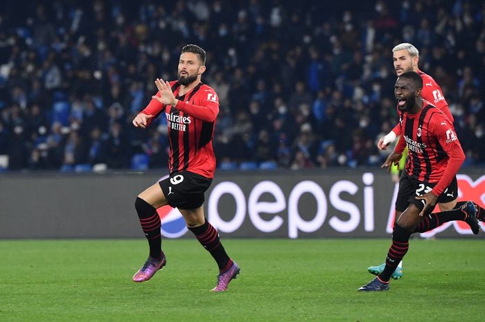 Olivier Giroud merayakan gol ke gawang Napoli pada menit ke-49 yang dicetak ala Filippo Inzaghi.
