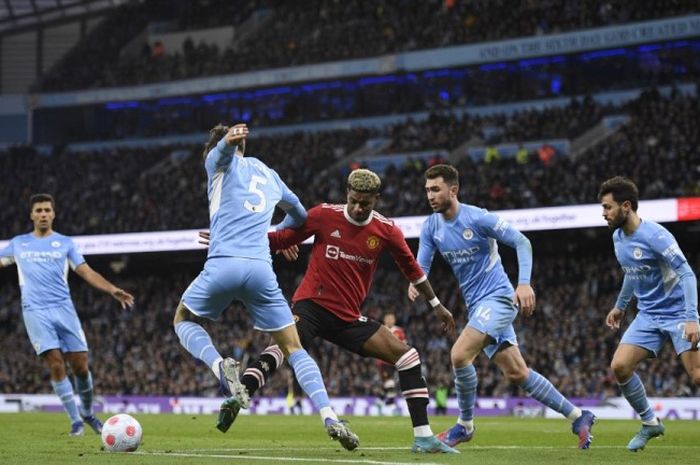 Manchester United tampil memalukan di babak kedua dan tidak sanggup mengimbangi permainan Manchester City.