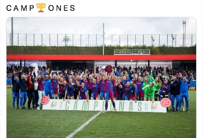 Tim putri FC Barcelona menjuarai kompetisi liga musim 2021-2022