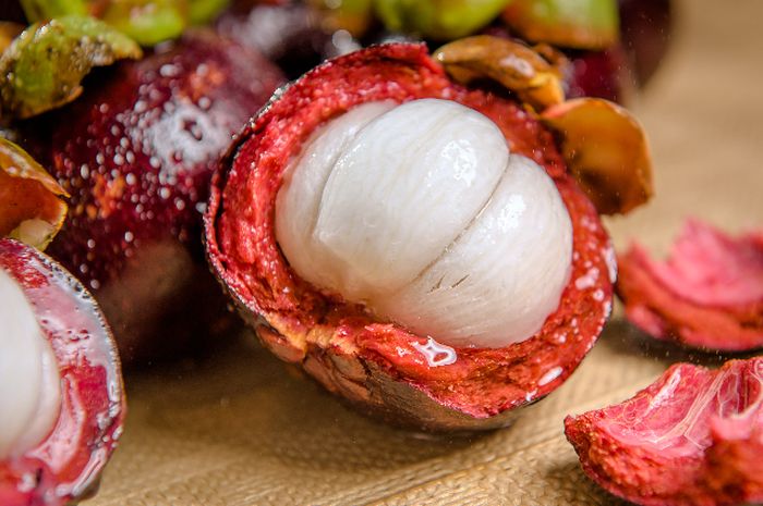 Arti Mimpi Memetik Buah Jambu Air: Pertanda Baik atau Buruk?