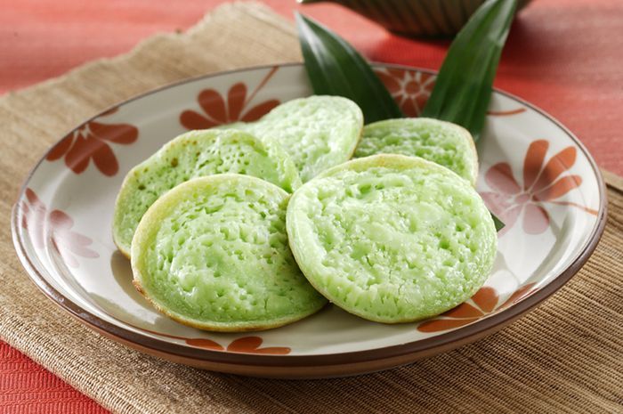 Sajian kue serabi pandan