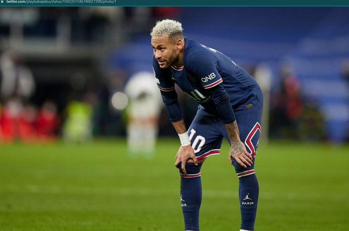Ruang ganti Paris Saint-Germain dikabarkan tambah hancur setelah Neymar Junior dituding makin malas dan datang latihan dalam kondisi mabuk.