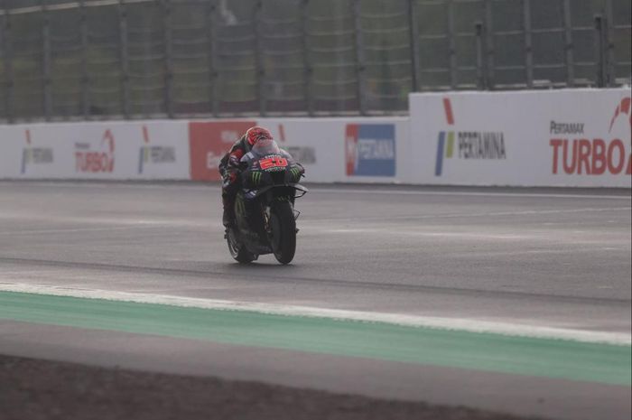 Aksi pembalap Monster Energy Yamaha, Fabio Quartararo, pada MotoGP Indonesia 2022, Minggu (20/3/2022)