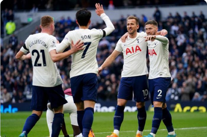 Selebrasi para pemain Tottenham Hotspur setelah mencetak gol ke gawang West Ham United dalam lanjutan pekan ke-30 Liga Inggris 2021-2022 pada Minggu (20/3/2022).