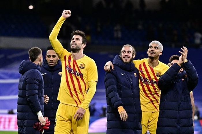 Bek Barcelona, Gerard Pique, memamerkan kemenangan atas Real Madrid dalam laga El Clasico menggunakan 3 kata.